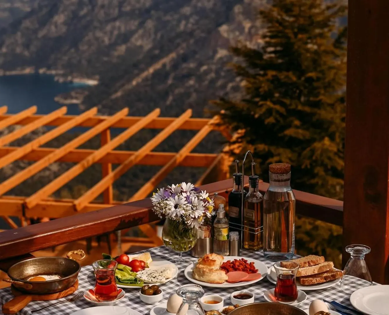 Konukevi Yediburunlar Lighthouse Otel Faralya