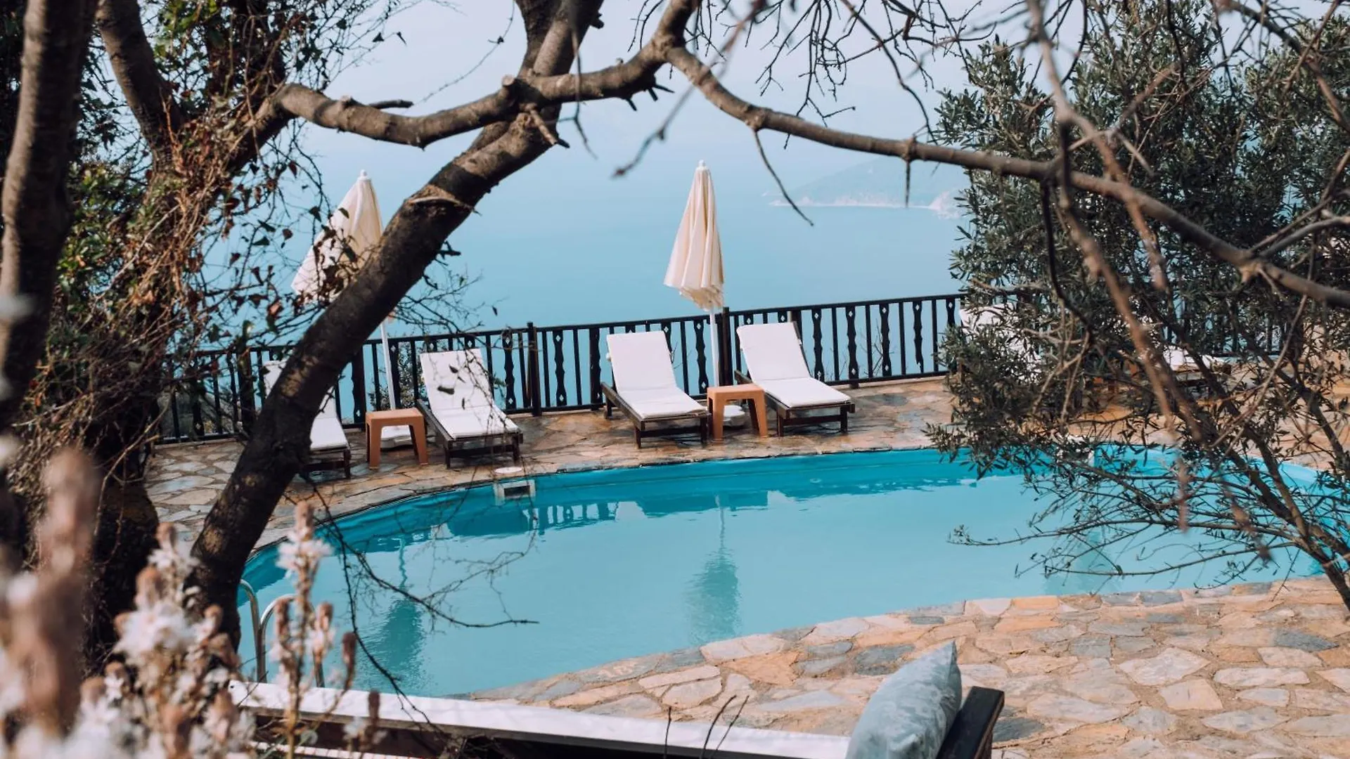 Yediburunlar Lighthouse Otel Faralya Konukevi