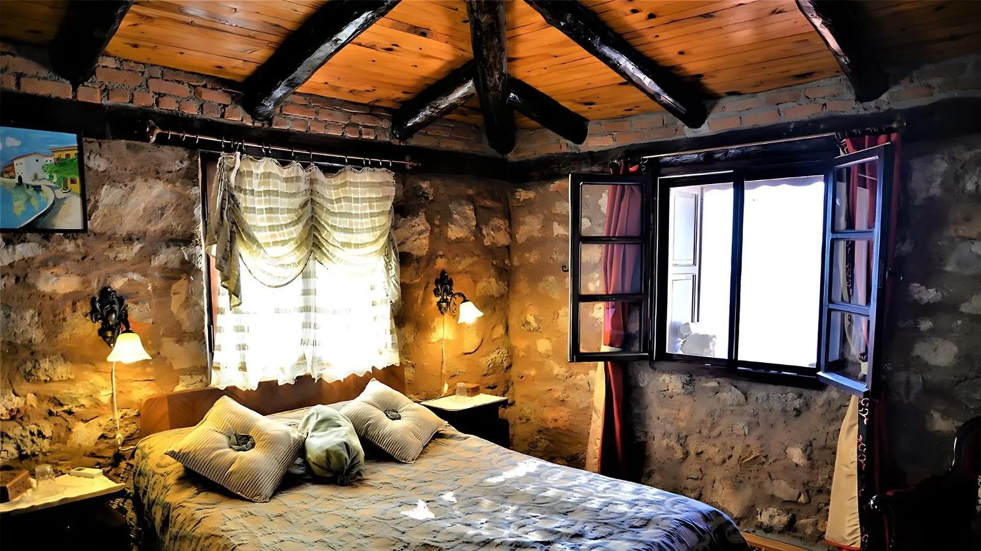 Yediburunlar Lighthouse Otel Faralya Konukevi